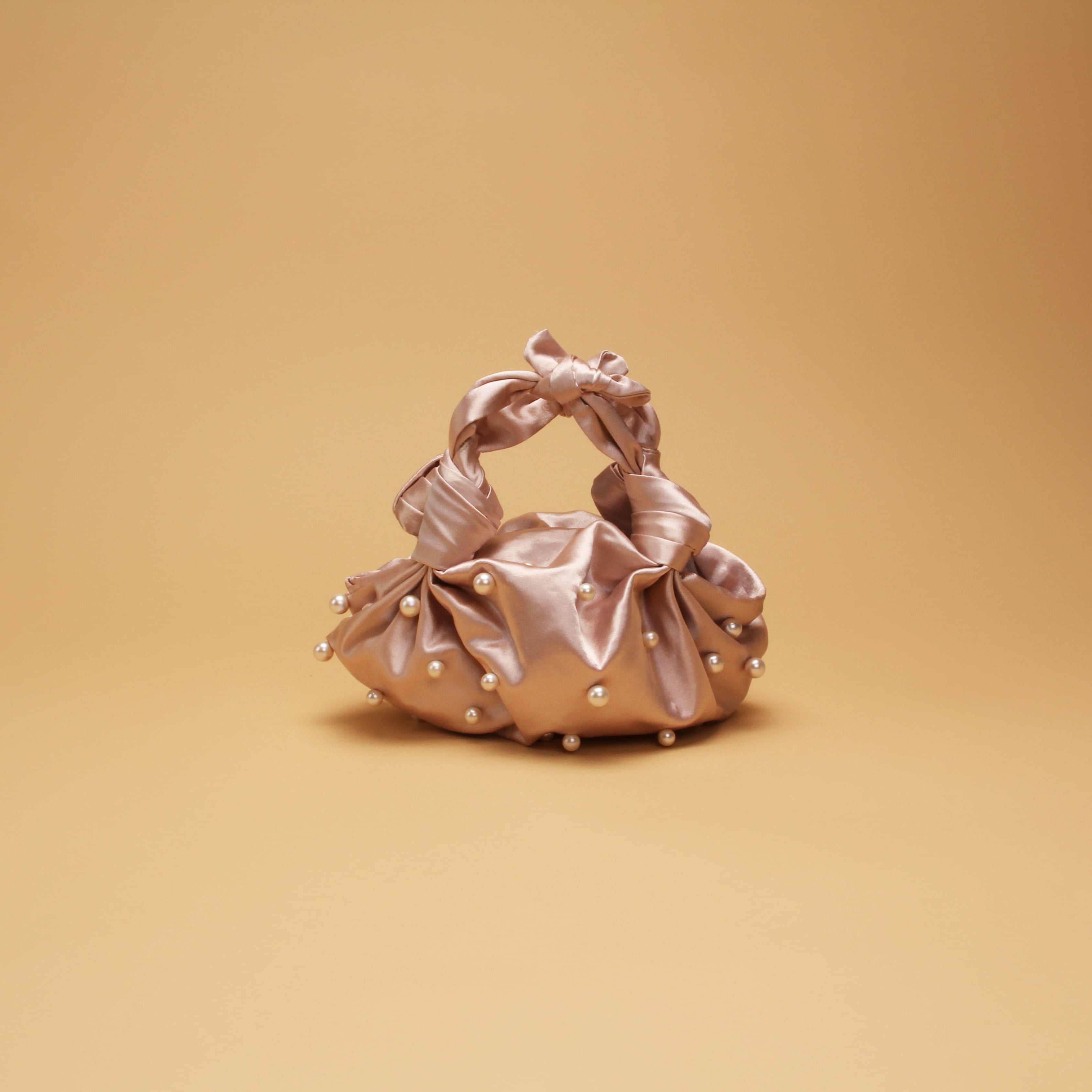 PEARL NLA SILK KNOT BAG