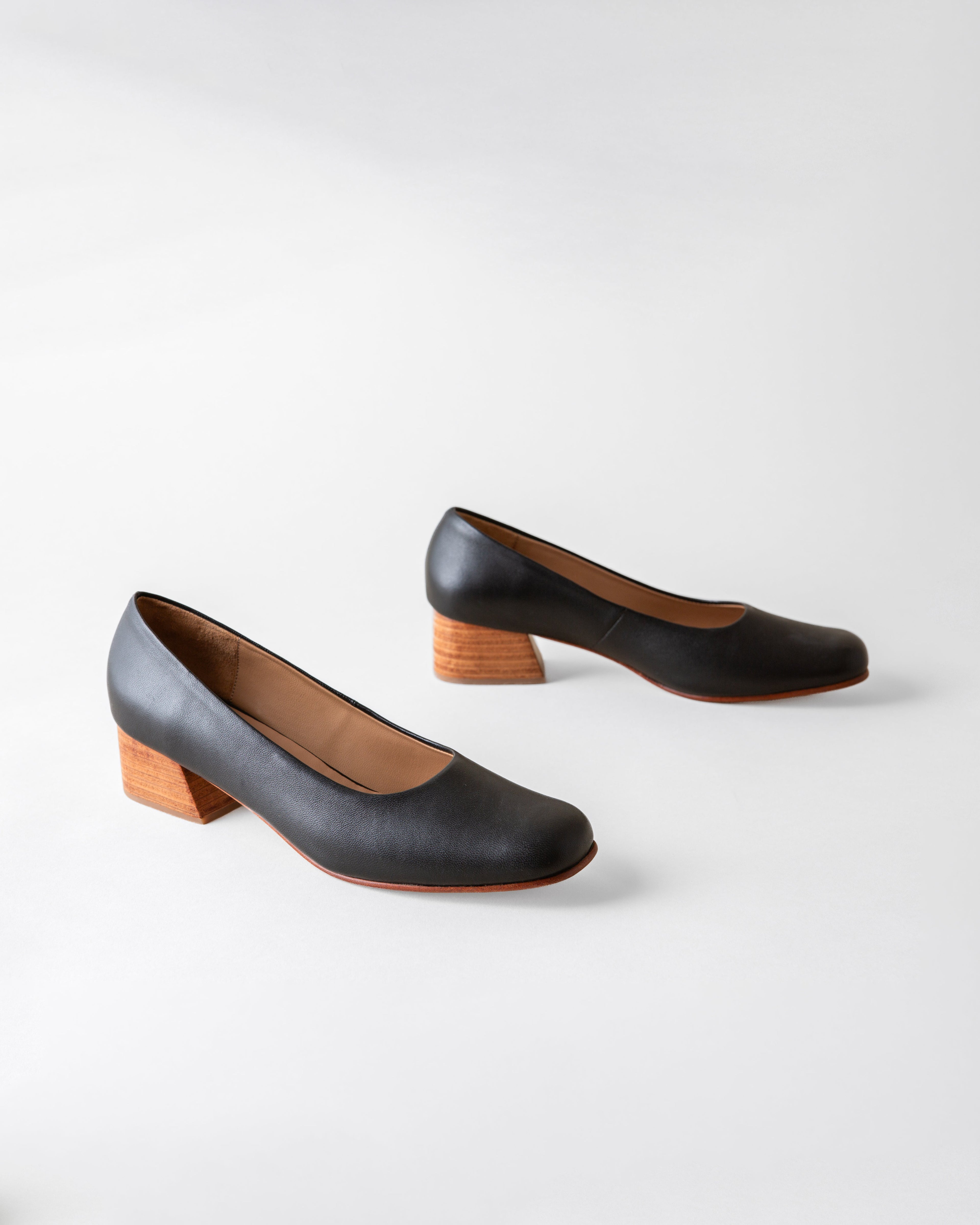 LUISA LOW HEEL COAL NAPPA