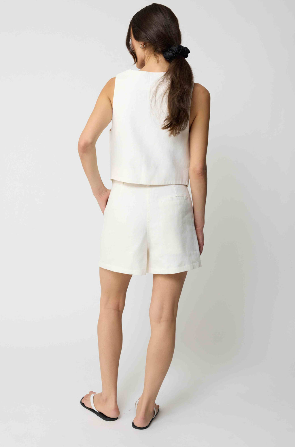 Linen Pleated Shorts