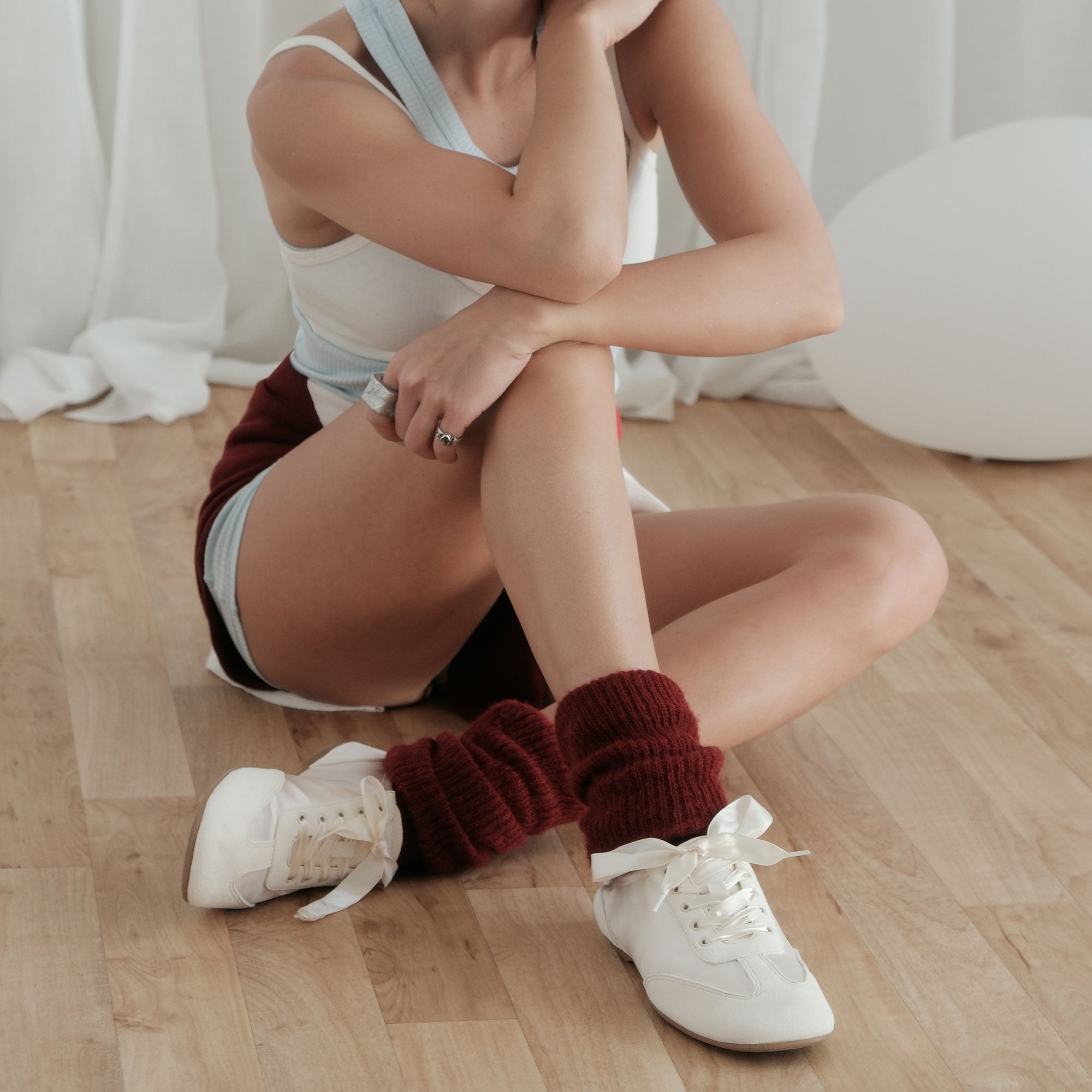 ITZY SNEAKERS VANILLA SATIN